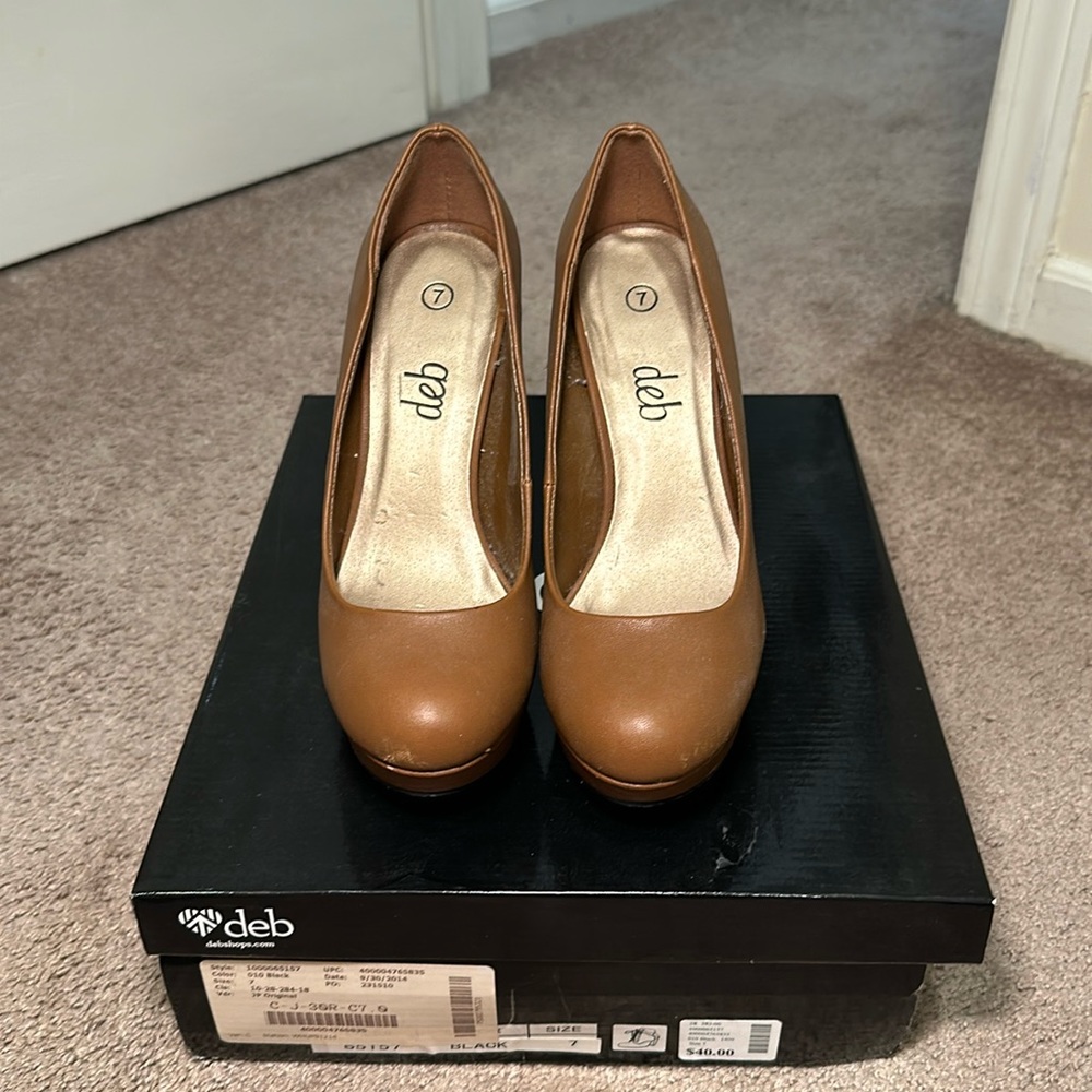Brown platform heel